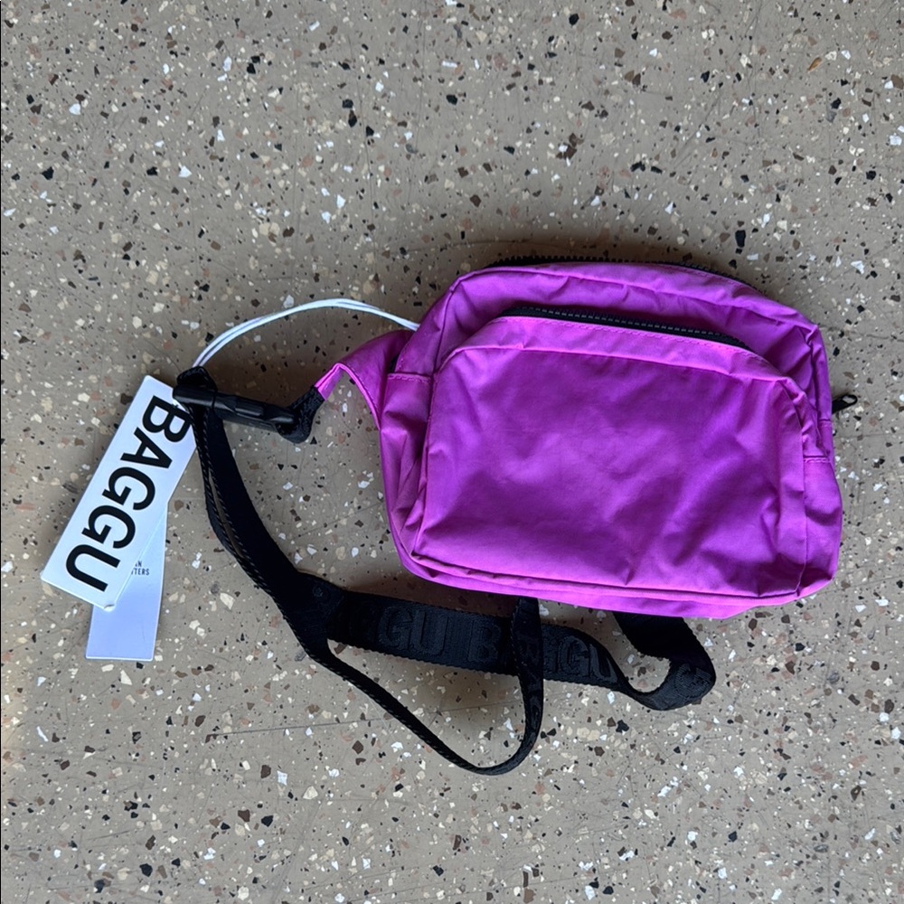 Baggu Pink Crossbody Bag Compact and Stylish